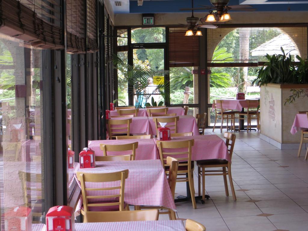 Maingate Lakeside Resort Four Corners Dış mekan fotoğraf