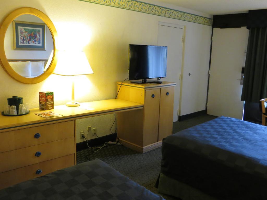 Maingate Lakeside Resort Four Corners Oda fotoğraf
