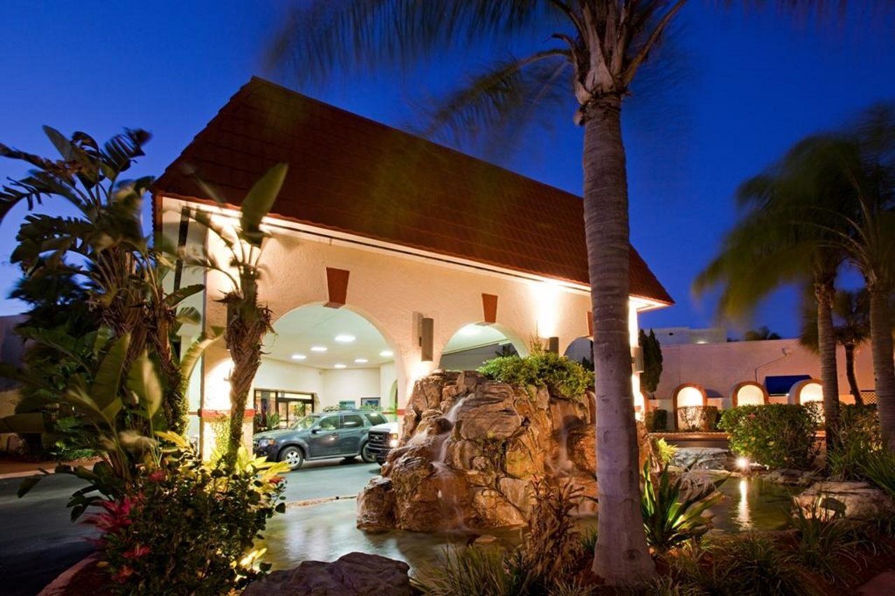 Maingate Lakeside Resort Four Corners Dış mekan fotoğraf